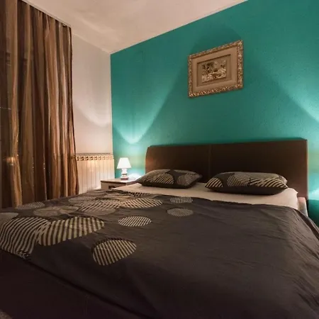 Geraeumige Mit Grill Und Meerblick Apartament Trogir
